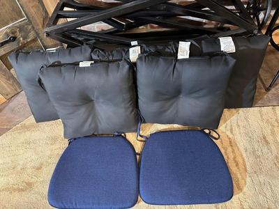 THROW PILLOWS AND SEAT CUSHIONS