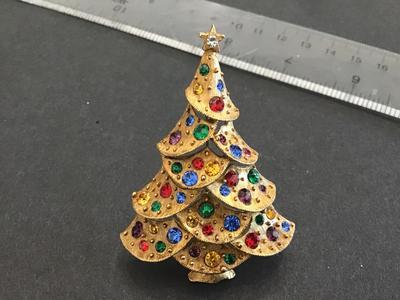 JJ rhinestone Christmas Brooch