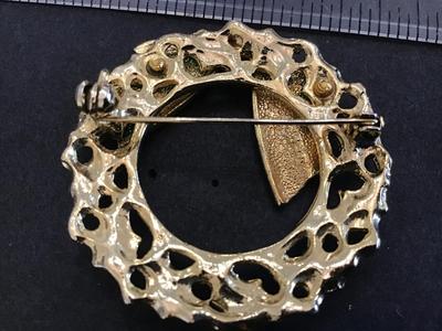 Wreath Brooch