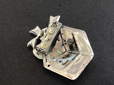 Present Brooch