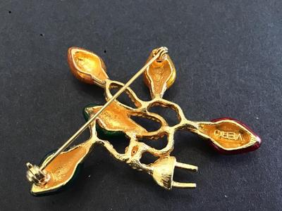 Signed Vero Bulb Brooch