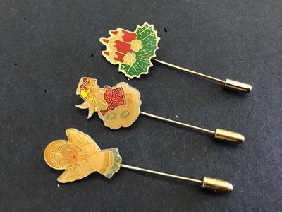 Vintage Holiday pins