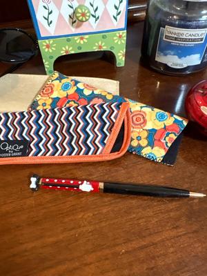 Minnie Mouse pen, sunglasses & more!