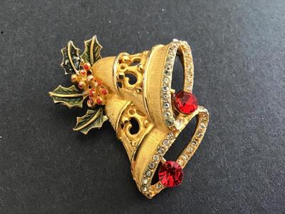 Vintage Rhinestone Bell Brooch