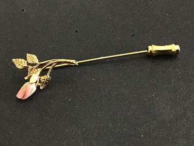 Dainty Rose pin