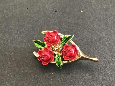 Gerry’s Vintage Wishbone Rose pin