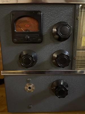 NC-2-40D shortwave radio receiver