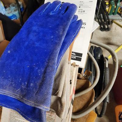 Miller Millermatic 185 Mig Welder + tanks, gloves manual and more.