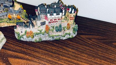 DANBURY ENCHANTED CASTLES OF EUROPE, 1994