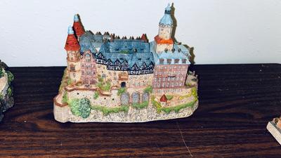 DANBURY ENCHANTED CASTLES OF EUROPE