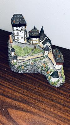 DANBURY ENCHANTED CASTLES OF EUROPE