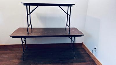 2 FOLDING WORK TABLES