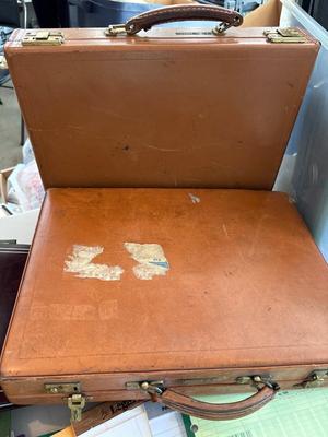 Binders, note pads & briefcases