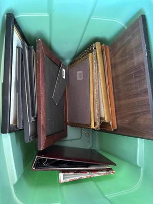 Tote with various frames
