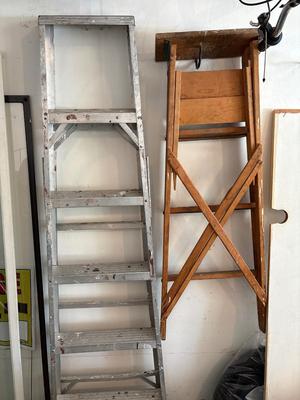 Aluminum & wood ladder