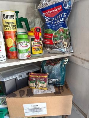 4 shelves of garden items