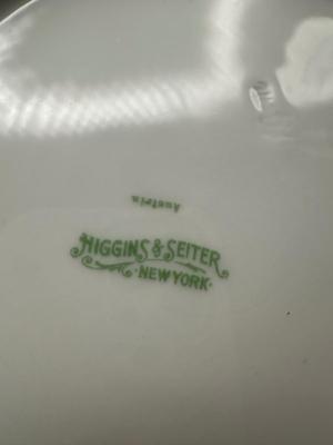 Set of 4 Vintage Higgins & Seiter Austria Plates