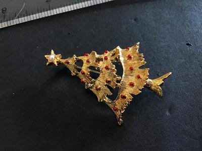 Gerry’s Vintage Christmas Tree Brooch