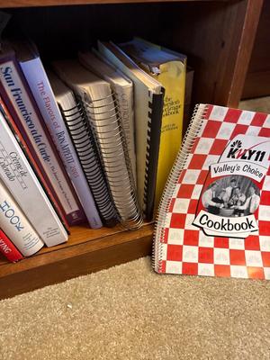 Sale Photo Thumbnail #549: Bring box to load up books. Shelf not included