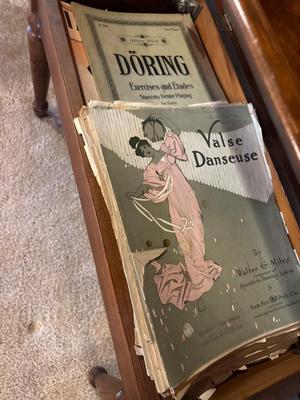 Sale Photo Thumbnail #569: See pics. Was just tuned last year. And beautiful condition.