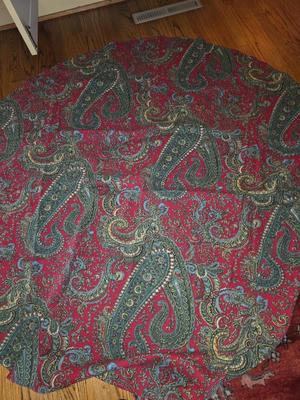 Round table clothes