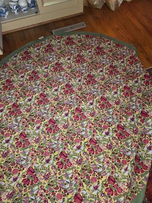 Round table clothes