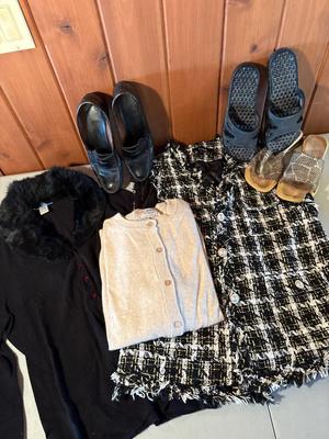 Sale Photo Thumbnail #768: Shoes are size 8–9