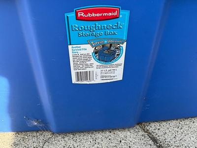 Rubbermaid Heavy duty totes 1 - 12gal, 1-14gal, 1-18gal, 2-25gal totes