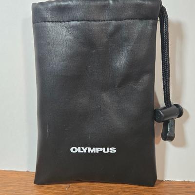 LOT 53D: Fujifilm FinePix A820 Camera and Olympus Stylus Epic Zoom 80 with Carrying Bag