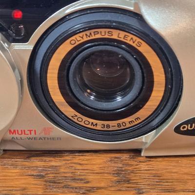 LOT 53D: Fujifilm FinePix A820 Camera and Olympus Stylus Epic Zoom 80 with Carrying Bag