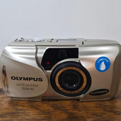LOT 53D: Fujifilm FinePix A820 Camera and Olympus Stylus Epic Zoom 80 with Carrying Bag