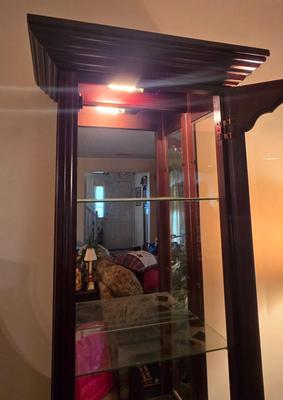 LOT 59D: Lighted Curio Cabinet with Glass Shelves