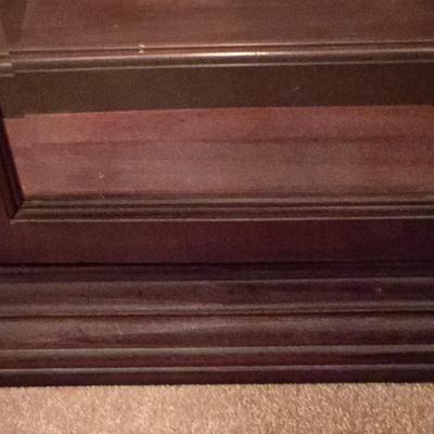 LOT 59D: Lighted Curio Cabinet with Glass Shelves