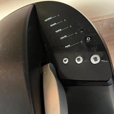 LOT 60D: Keurig Coffee Maker and Oster Countertop Oven