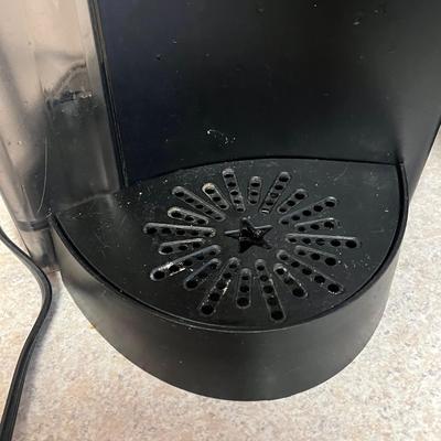 LOT 60D: Keurig Coffee Maker and Oster Countertop Oven