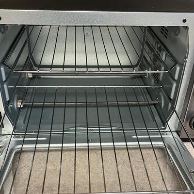 LOT 60D: Keurig Coffee Maker and Oster Countertop Oven