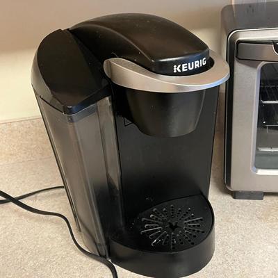 LOT 60D: Keurig Coffee Maker and Oster Countertop Oven
