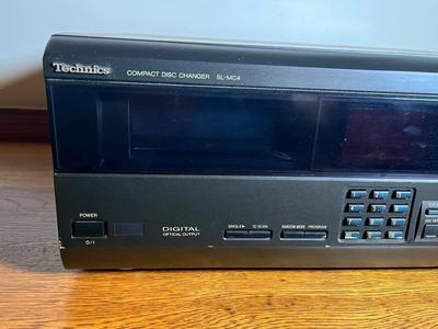 LOT 77D: Technics 60+1 CD Changer - SL-MC4