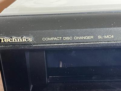 LOT 77D: Technics 60+1 CD Changer - SL-MC4