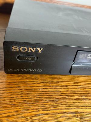 LOT 78D: Sony CD/DVD Player - DVP-NS325
