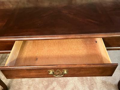 LOT 80L: Matching Desk and Chair Set