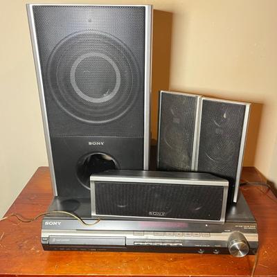 LOT 85C: Sony 5-Disc DVD Home Theater System with Speakers - HCD-HDX275