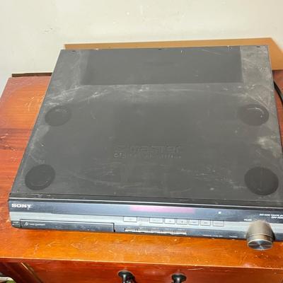 LOT 85C: Sony 5-Disc DVD Home Theater System with Speakers - HCD-HDX275