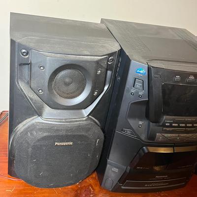 LOT 87C: Panasonic Stereo System - 5-Disc Cd Player, Dual Tape Deck - SA-Ak12