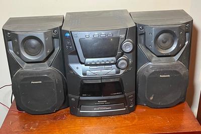 LOT 87C: Panasonic Stereo System - 5-Disc Cd Player, Dual Tape Deck - SA-Ak12