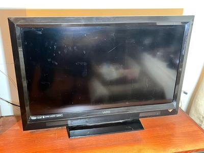 LOT 88C: Vizio 37" Flat Screen TV - VL370M