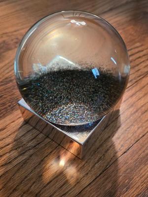 Glitter snow globe