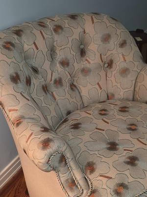 Tufted arm chair