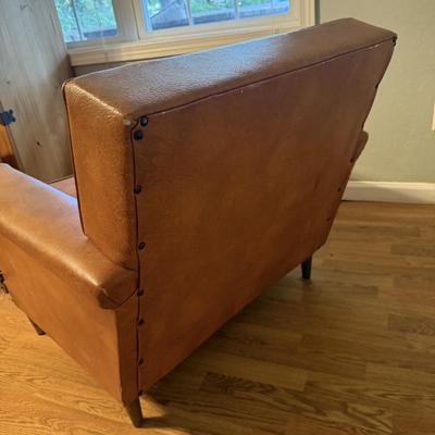 Retro Faux Leather Armchair with End Table