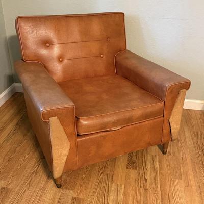 Retro Faux Leather Armchair with End Table